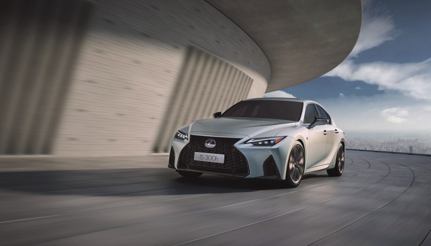 เลกซัสกรุ๊ป เปิดตัว The New All-Electric Lexus UX 300e    The New Lexus LS และ The New Lexus IS