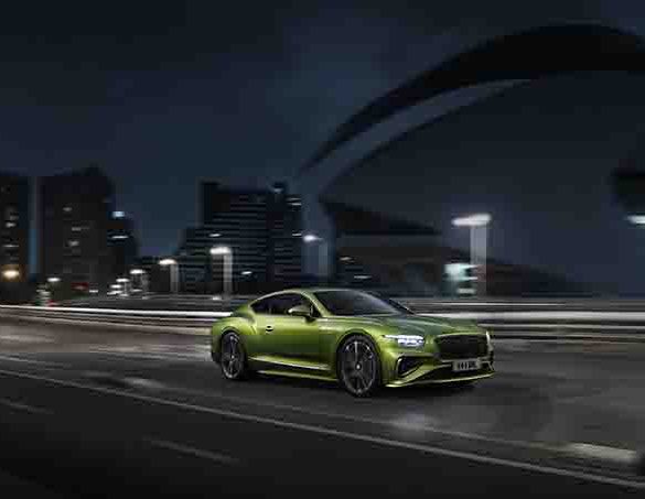 เบนท์ลีย์ มอเตอร์ส เผยภาพ New Continental GT Speed คันแรกและทีมฝ่ายผลิต